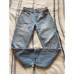 Like New: Abercrombie & Fitch High-Rise Mom Jeans